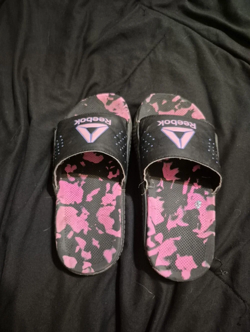 Reebok Kids Black Slides with Pink Camo Footbed